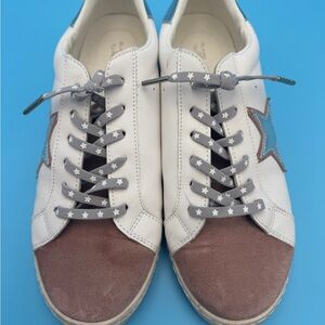 Vintage Havana Sneakers size 10 white leather with stars